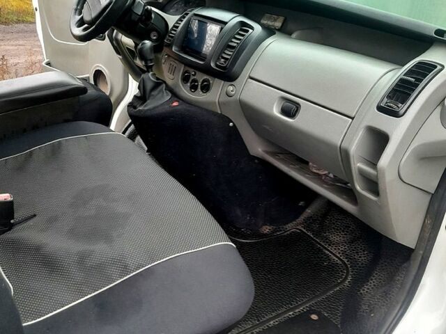 Рено Трафик, объемом двигателя 1.9 л и пробегом 0 тыс. км за 5600 $, фото 1 на Automoto.ua