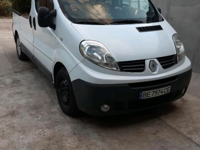 Білий Рено Трафік пас., об'ємом двигуна 0 л та пробігом 300 тис. км за 8000 $, фото 1 на Automoto.ua