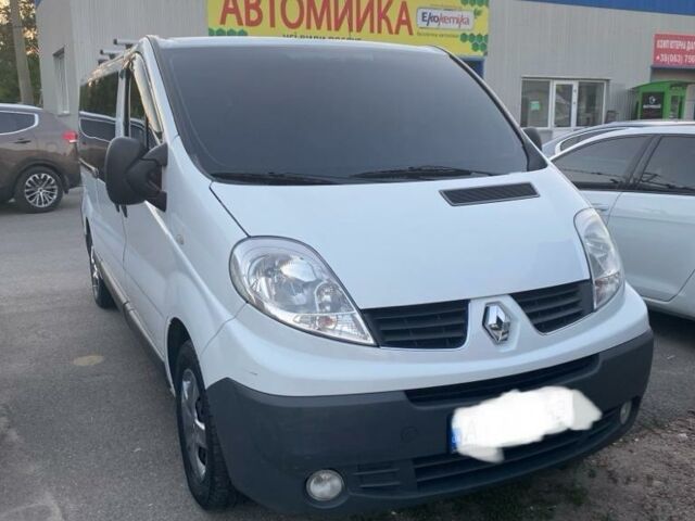 Білий Рено Трафік пас., об'ємом двигуна 1.9 л та пробігом 300 тис. км за 10500 $, фото 1 на Automoto.ua