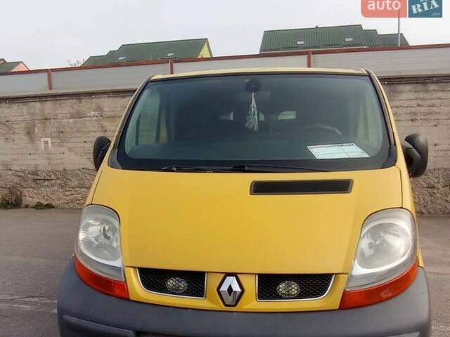 Желтый Рено Трафик, объемом двигателя 0 л и пробегом 280 тыс. км за 6200 $, фото 1 на Automoto.ua