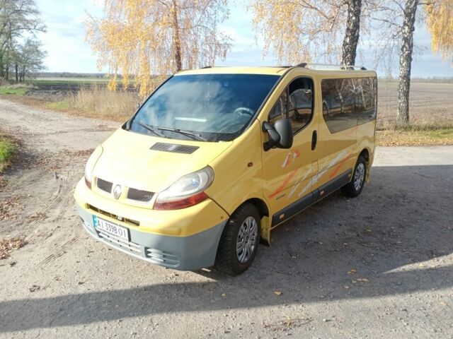 Желтый Рено Трафик, объемом двигателя 1.9 л и пробегом 471 тыс. км за 6800 $, фото 1 на Automoto.ua