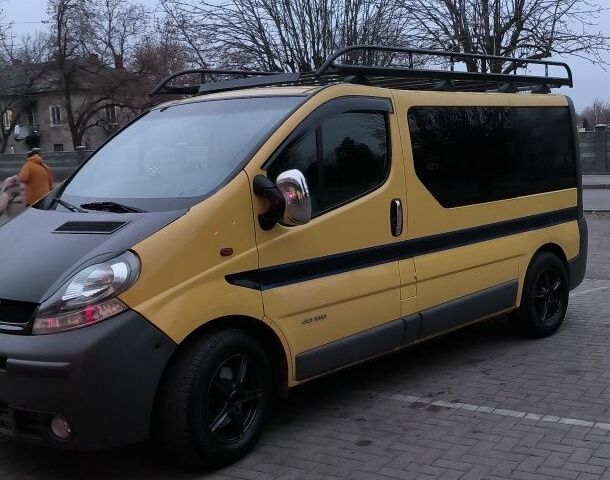 Жовтий Рено Трафік, об'ємом двигуна 2.5 л та пробігом 332 тис. км за 9500 $, фото 1 на Automoto.ua