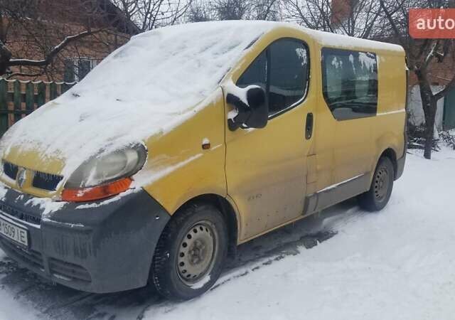Желтый Рено Трафик, объемом двигателя 1.87 л и пробегом 277 тыс. км за 5200 $, фото 1 на Automoto.ua