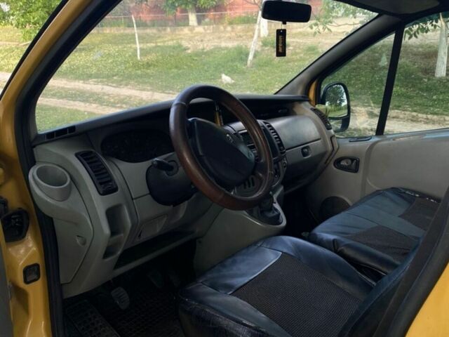 Жовтий Рено Трафік, об'ємом двигуна 1.9 л та пробігом 275 тис. км за 6000 $, фото 1 на Automoto.ua