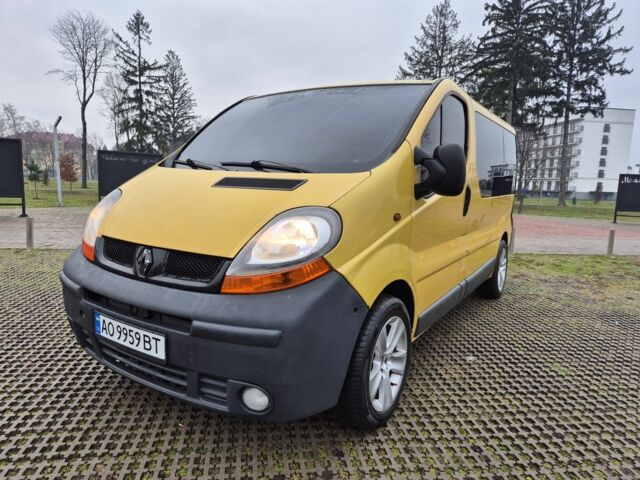 Жовтий Рено Трафік, об'ємом двигуна 1.9 л та пробігом 350 тис. км за 5950 $, фото 1 на Automoto.ua