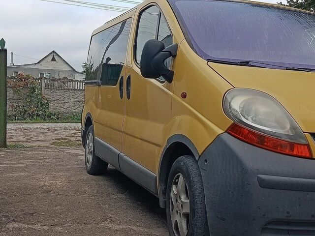 Жовтий Рено Трафік, об'ємом двигуна 1.9 л та пробігом 400 тис. км за 5514 $, фото 1 на Automoto.ua