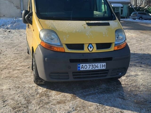 Желтый Рено Трафик, объемом двигателя 1.9 л и пробегом 300 тыс. км за 6200 $, фото 1 на Automoto.ua