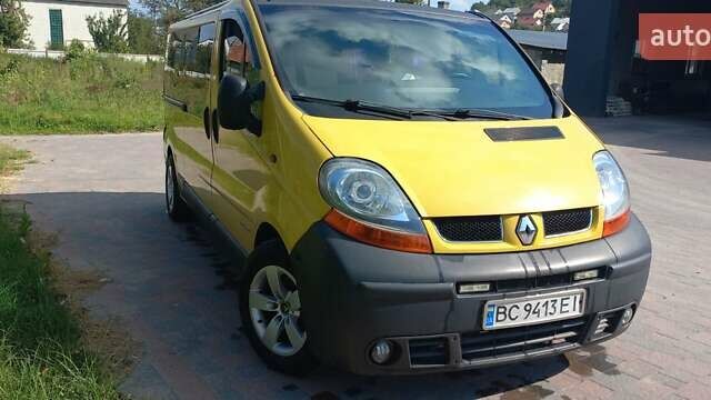 Желтый Рено Трафик, объемом двигателя 1.87 л и пробегом 420 тыс. км за 7800 $, фото 1 на Automoto.ua
