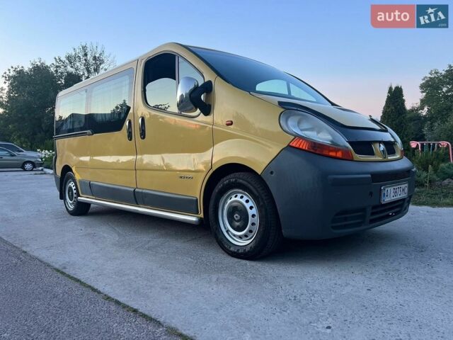 Желтый Рено Трафик, объемом двигателя 1.9 л и пробегом 350 тыс. км за 4650 $, фото 1 на Automoto.ua