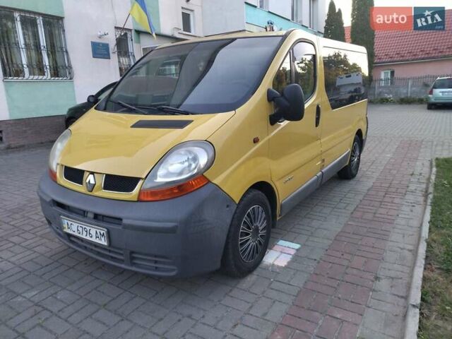 Желтый Рено Трафик, объемом двигателя 1.9 л и пробегом 309 тыс. км за 6000 $, фото 1 на Automoto.ua