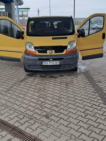 Желтый Рено Трафик, объемом двигателя 1.87 л и пробегом 290 тыс. км за 7350 $, фото 1 на Automoto.ua