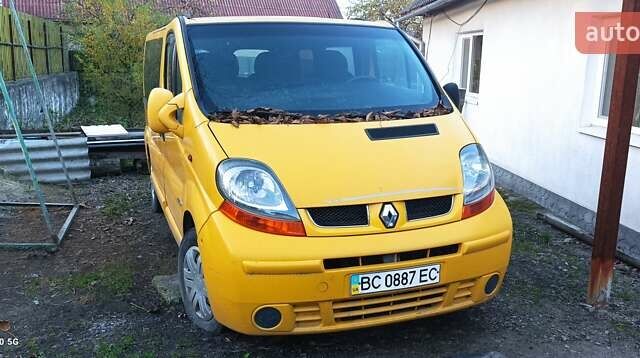 Желтый Рено Трафик, объемом двигателя 1.87 л и пробегом 390 тыс. км за 6500 $, фото 1 на Automoto.ua
