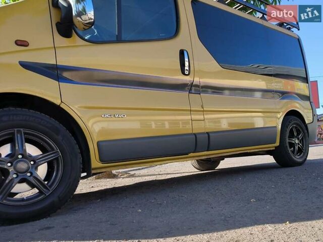 Жовтий Рено Трафік, об'ємом двигуна 2.5 л та пробігом 332 тис. км за 9850 $, фото 1 на Automoto.ua