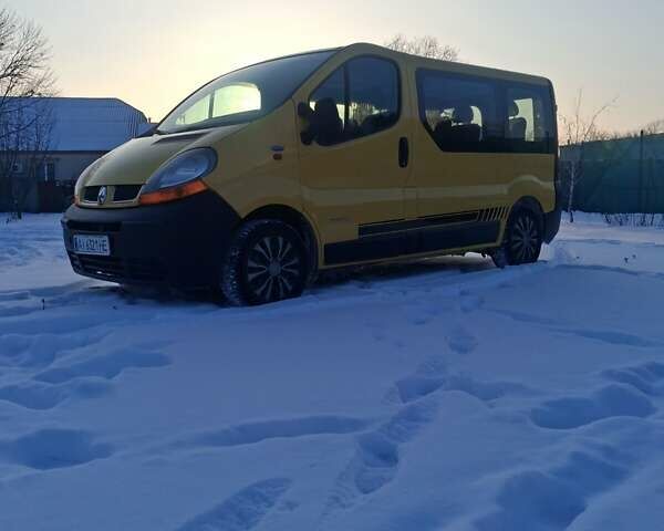 Желтый Рено Трафик, объемом двигателя 1.87 л и пробегом 309 тыс. км за 7200 $, фото 1 на Automoto.ua