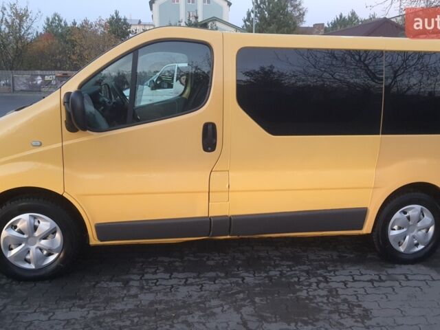 Жовтий Рено Трафік, об'ємом двигуна 2 л та пробігом 188 тис. км за 8500 $, фото 1 на Automoto.ua