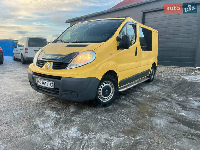 Желтый Рено Трафик, объемом двигателя 2 л и пробегом 174 тыс. км за 6700 $, фото 1 на Automoto.ua