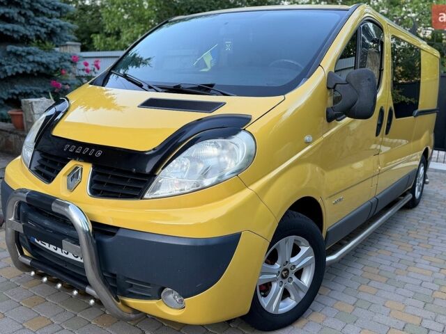 Желтый Рено Трафик, объемом двигателя 2 л и пробегом 307 тыс. км за 9700 $, фото 1 на Automoto.ua
