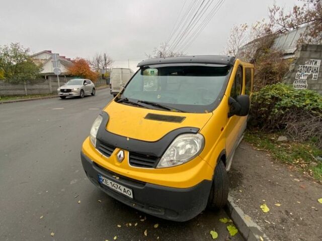 Желтый Рено Трафик, объемом двигателя 1.9 л и пробегом 300 тыс. км за 4000 $, фото 1 на Automoto.ua