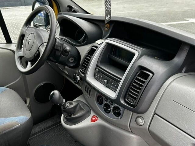 Жовтий Рено Трафік, об'ємом двигуна 2 л та пробігом 305 тис. км за 12200 $, фото 1 на Automoto.ua