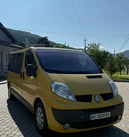 Жовтий Рено Трафік, об'ємом двигуна 2 л та пробігом 355 тис. км за 13000 $, фото 1 на Automoto.ua