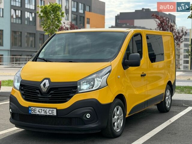 Жовтий Рено Трафік, об'ємом двигуна 1.6 л та пробігом 280 тис. км за 13300 $, фото 1 на Automoto.ua