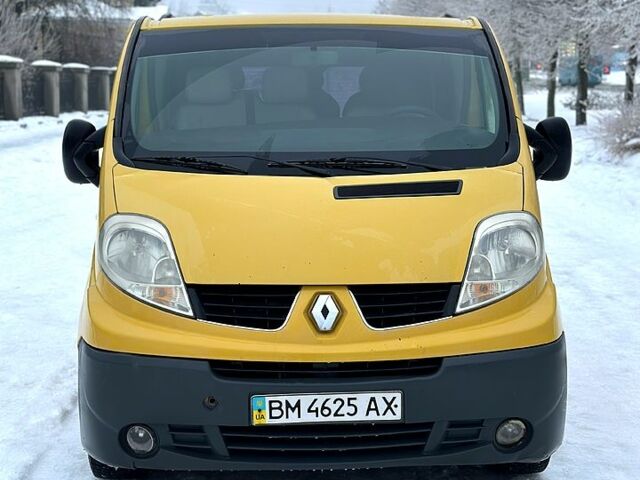 Желтый Рено Трафик, объемом двигателя 2 л и пробегом 29200 тыс. км за 9000 $, фото 1 на Automoto.ua
