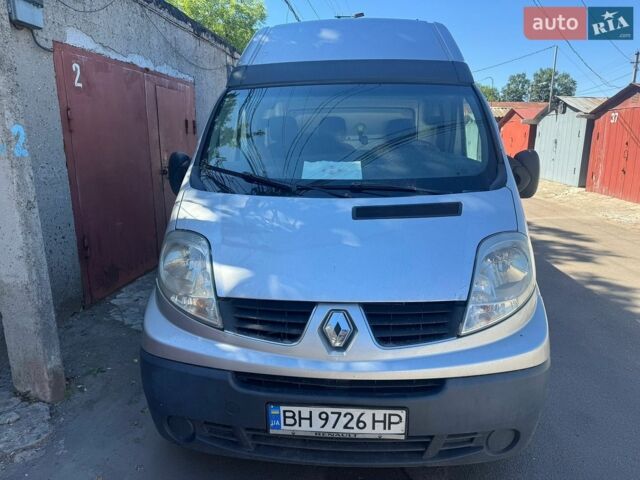 Сірий Рено Трафік, об'ємом двигуна 2 л та пробігом 217 тис. км за 6800 $, фото 1 на Automoto.ua