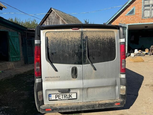 Сірий Рено Трафік, об'ємом двигуна 2 л та пробігом 650 тис. км за 11500 $, фото 1 на Automoto.ua