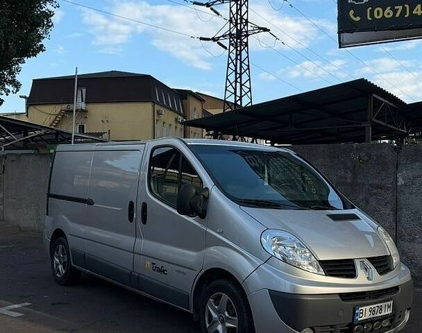 Сірий Рено Трафік, об'ємом двигуна 2 л та пробігом 255 тис. км за 12000 $, фото 1 на Automoto.ua