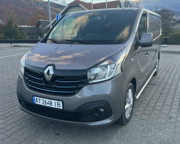 Сірий Рено Трафік, об'ємом двигуна 1.6 л та пробігом 309 тис. км за 11600 $, фото 1 на Automoto.ua