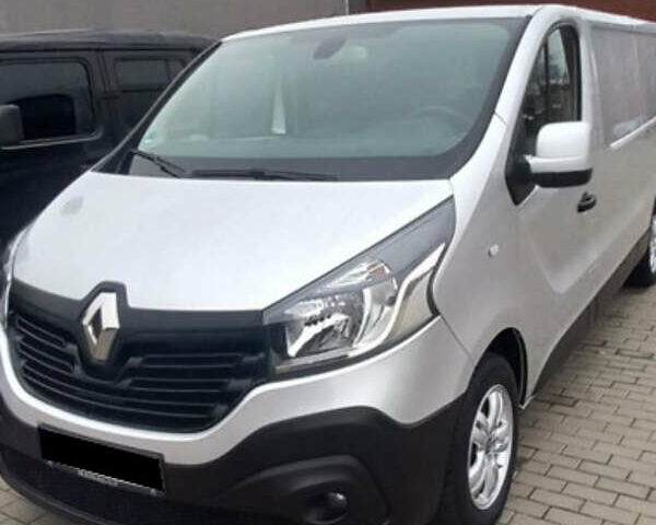 Серый Рено Трафик, объемом двигателя 1.6 л и пробегом 175 тыс. км за 15300 $, фото 1 на Automoto.ua