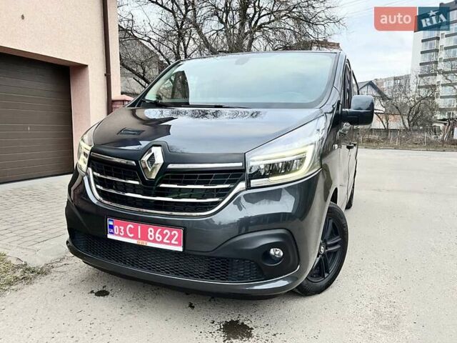 Серый Рено Трафик, объемом двигателя 2 л и пробегом 112 тыс. км за 21500 $, фото 1 на Automoto.ua