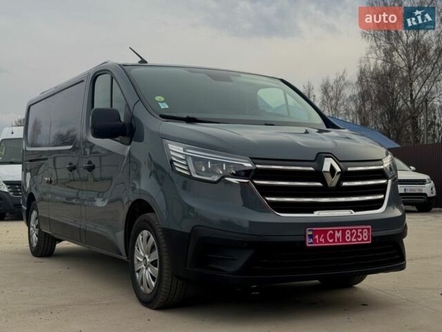 Серый Рено Трафик, объемом двигателя 2 л и пробегом 163 тыс. км за 23999 $, фото 1 на Automoto.ua
