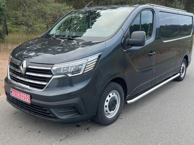 Серый Рено Трафик, объемом двигателя 2 л и пробегом 45 тыс. км за 25300 $, фото 1 на Automoto.ua