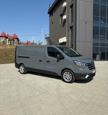 Серый Рено Трафик, объемом двигателя 2 л и пробегом 33 тыс. км за 32500 $, фото 1 на Automoto.ua