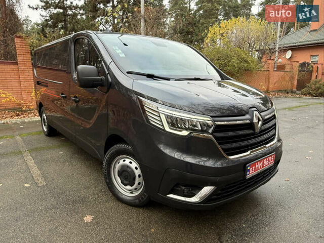 Серый Рено Трафик, объемом двигателя 2 л и пробегом 98 тыс. км за 25800 $, фото 1 на Automoto.ua