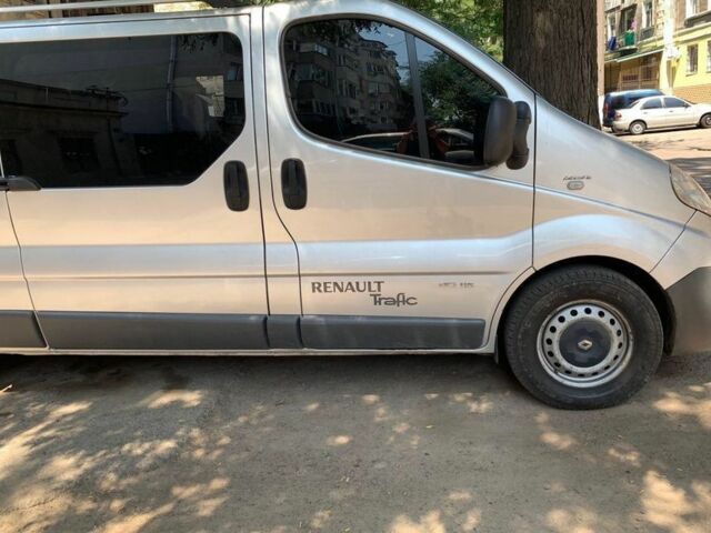 Сірий Рено Трафік, об'ємом двигуна 2 л та пробігом 234 тис. км за 3600 $, фото 1 на Automoto.ua