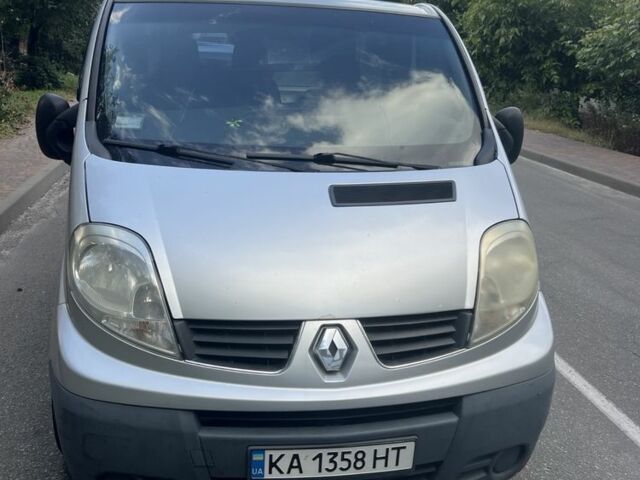 Сірий Рено Трафік, об'ємом двигуна 2.5 л та пробігом 295 тис. км за 7500 $, фото 1 на Automoto.ua
