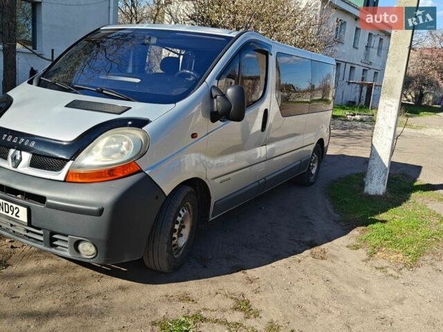 Серый Рено Трафик, объемом двигателя 1.87 л и пробегом 273 тыс. км за 6000 $, фото 1 на Automoto.ua