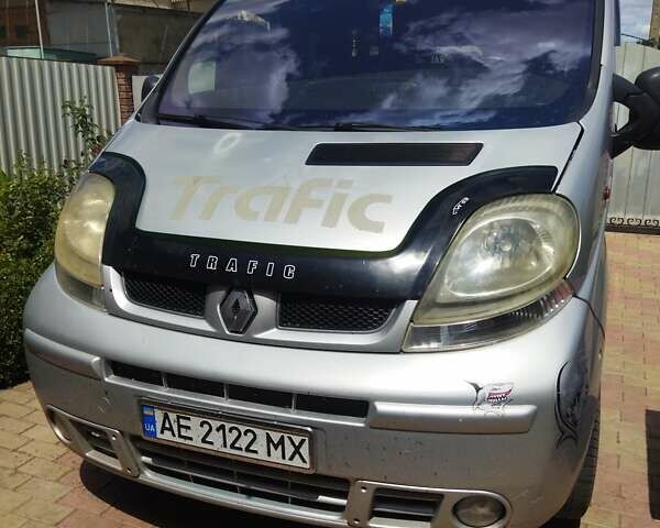 Серый Рено Трафик, объемом двигателя 1.9 л и пробегом 350 тыс. км за 7000 $, фото 1 на Automoto.ua