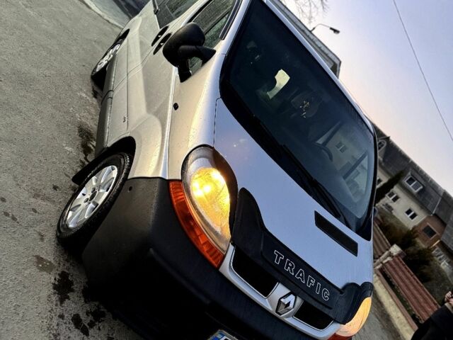 Сірий Рено Трафік, об'ємом двигуна 1.9 л та пробігом 350 тис. км за 6555 $, фото 1 на Automoto.ua