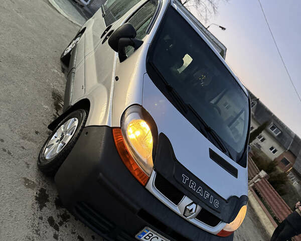 Сірий Рено Трафік, об'ємом двигуна 1.87 л та пробігом 350 тис. км за 6555 $, фото 1 на Automoto.ua