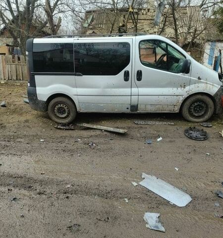 Сірий Рено Трафік, об'ємом двигуна 1.9 л та пробігом 420 тис. км за 4000 $, фото 1 на Automoto.ua