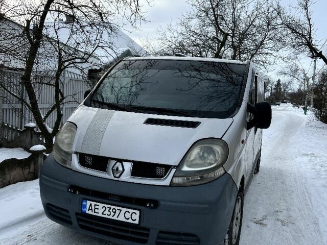 Серый Рено Трафик, объемом двигателя 1.9 л и пробегом 541 тыс. км за 6500 $, фото 1 на Automoto.ua