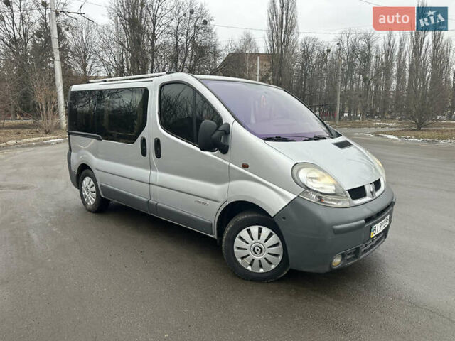 Серый Рено Трафик, объемом двигателя 2.5 л и пробегом 285 тыс. км за 7970 $, фото 1 на Automoto.ua