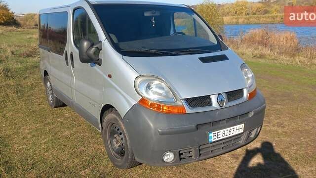 Серый Рено Трафик, объемом двигателя 2.5 л и пробегом 326 тыс. км за 8400 $, фото 1 на Automoto.ua