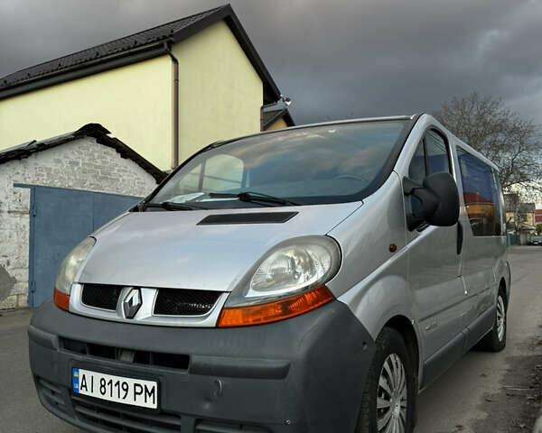 Серый Рено Трафик, объемом двигателя 1.9 л и пробегом 430 тыс. км за 6000 $, фото 1 на Automoto.ua