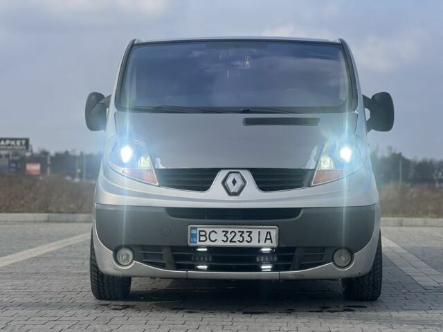 Сірий Рено Трафік, об'ємом двигуна 2 л та пробігом 370 тис. км за 10000 $, фото 1 на Automoto.ua