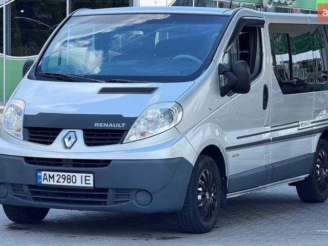 Серый Рено Трафик, объемом двигателя 2 л и пробегом 250 тыс. км за 8200 $, фото 1 на Automoto.ua