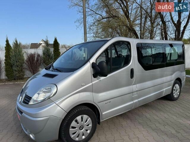 Серый Рено Трафик, объемом двигателя 2 л и пробегом 233 тыс. км за 11599 $, фото 1 на Automoto.ua